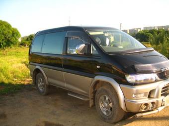 1998 Mitsubishi Delica Pictures