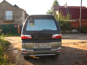 1998 Mitsubishi Delica Pictures