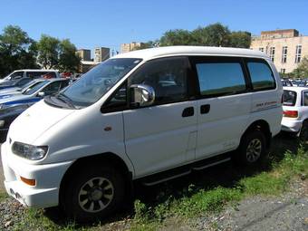 1998 Mitsubishi Delica Pictures