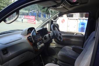 1998 Mitsubishi Delica Pictures