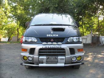 1998 Mitsubishi Delica Pictures