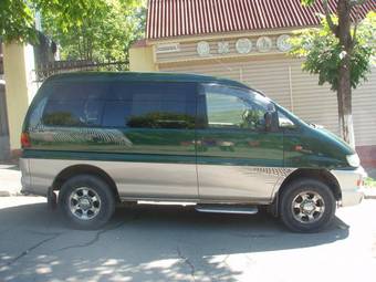 1998 Mitsubishi Delica Pictures