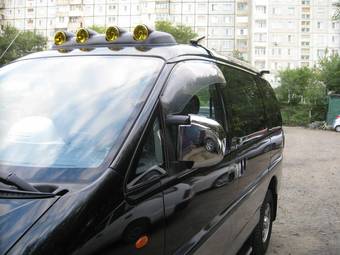 1998 Mitsubishi Delica Photos