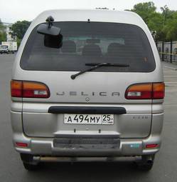 1998 Mitsubishi Delica Photos