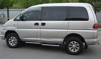 1998 Mitsubishi Delica Pictures