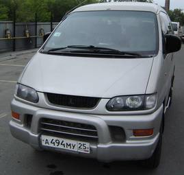 1998 Mitsubishi Delica Photos