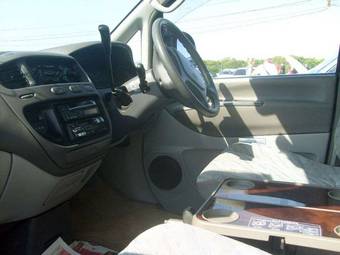 1998 Mitsubishi Delica Photos