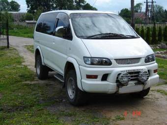 1998 Mitsubishi Delica Pictures