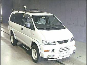 1998 Mitsubishi Delica Photos