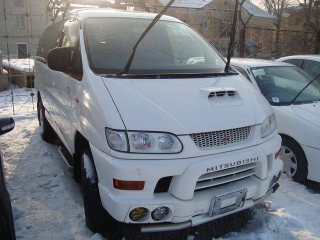 1999 Mitsubishi Delica