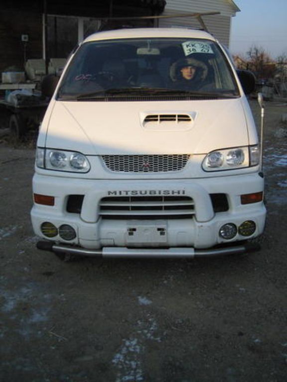 1999 Mitsubishi Delica