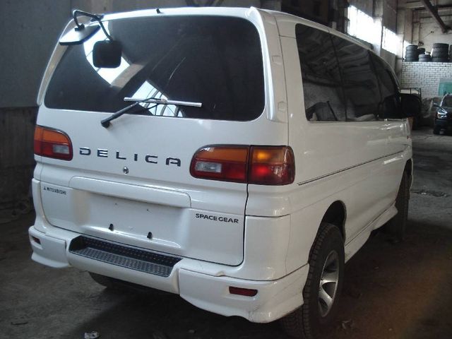 1999 Mitsubishi Delica
