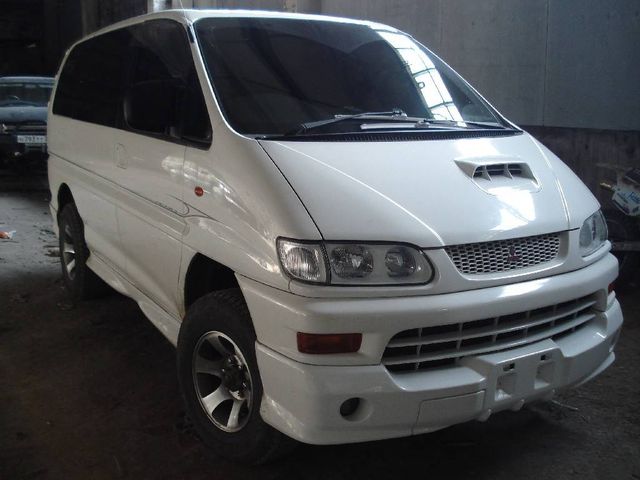 1999 Mitsubishi Delica