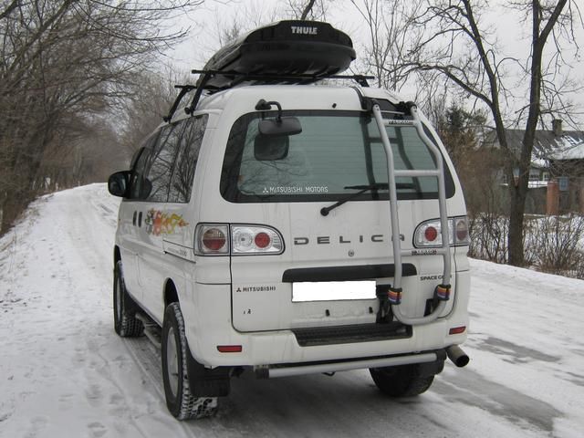 1999 Mitsubishi Delica