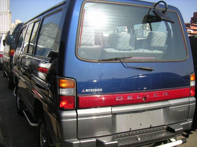 1999 Mitsubishi Delica Pictures