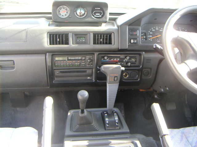 1999 Mitsubishi Delica Photos