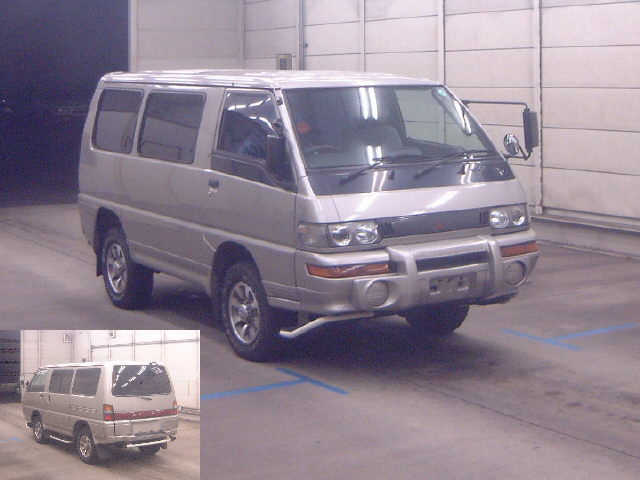 1999 Mitsubishi Delica Photos