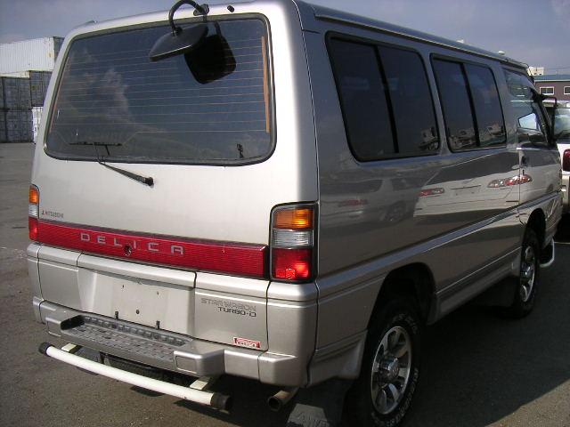 1999 Mitsubishi Delica Pictures