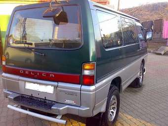 1999 Mitsubishi Delica Pictures