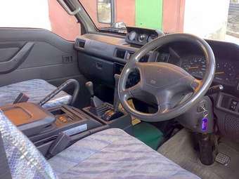 1999 Mitsubishi Delica Pictures