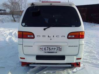 1999 Mitsubishi Delica Pics