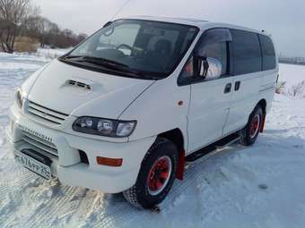 1999 Mitsubishi Delica Pictures