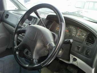 1999 Mitsubishi Delica Pictures