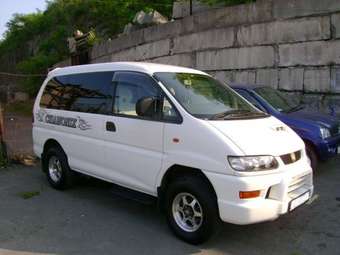 1999 Mitsubishi Delica Pictures