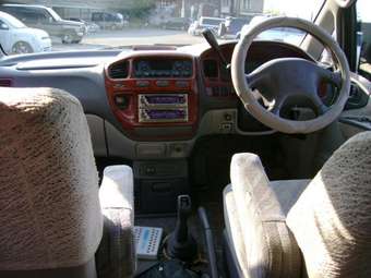 1999 Mitsubishi Delica Photos