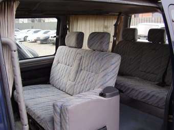 1999 Mitsubishi Delica Photos