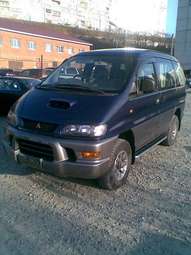 1999 Mitsubishi Delica Pictures