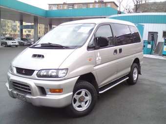 1999 Mitsubishi Delica Pics