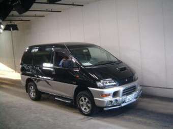 1999 Mitsubishi Delica Photos
