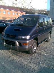1999 Mitsubishi Delica Photos