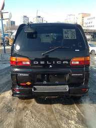 1999 Mitsubishi Delica Photos