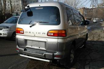 1999 Mitsubishi Delica Pictures