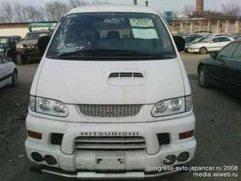 1999 Mitsubishi Delica Pics