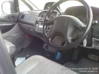 1999 Mitsubishi Delica Pictures