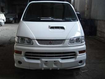 1999 Mitsubishi Delica Pictures