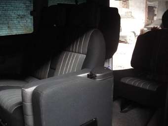 1999 Mitsubishi Delica Photos