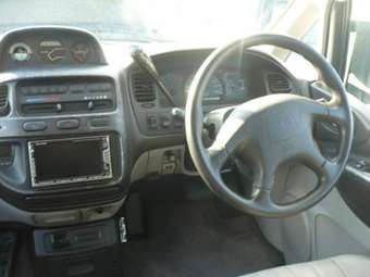 1999 Mitsubishi Delica Pictures