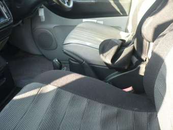1999 Mitsubishi Delica Pictures