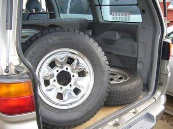 1999 Mitsubishi Delica Pictures