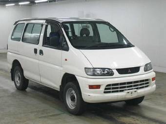 1999 Mitsubishi Delica Photos