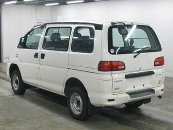 1999 Mitsubishi Delica Pictures