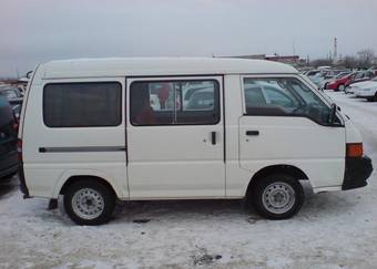1999 Mitsubishi Delica Photos
