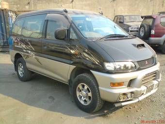 1999 Mitsubishi Delica Photos