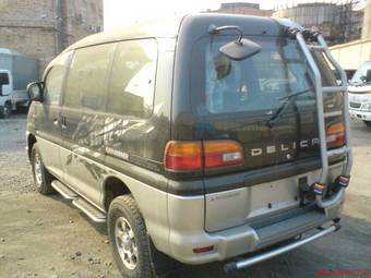 1999 Mitsubishi Delica Pictures