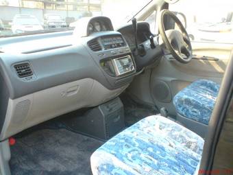 1999 Mitsubishi Delica Photos