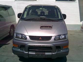 1999 Mitsubishi Delica Pictures